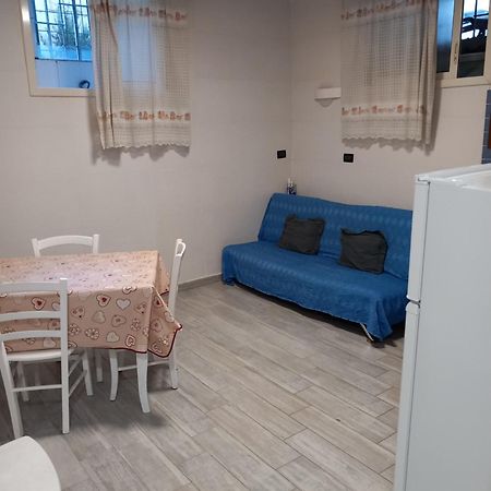 Appartamenti Cavarretta Seminterrati Мондело Стая снимка